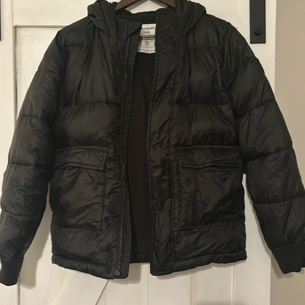 Boys winter coat. Puffer coat. Black. Size 13/14